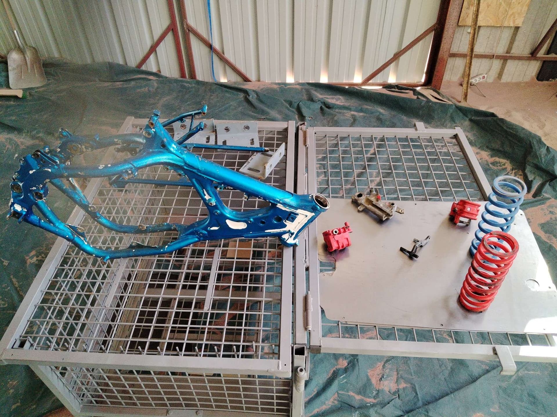 Décapage pièces moto